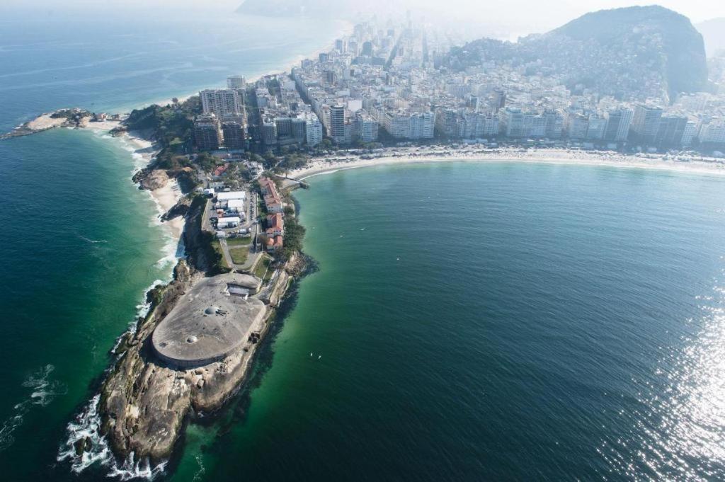 Copacabana Atlantica Studio: Ocean View With Netflix Apartment *